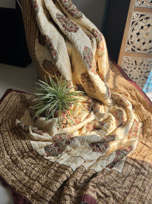Mughal print AC comforter/ Light Rajai