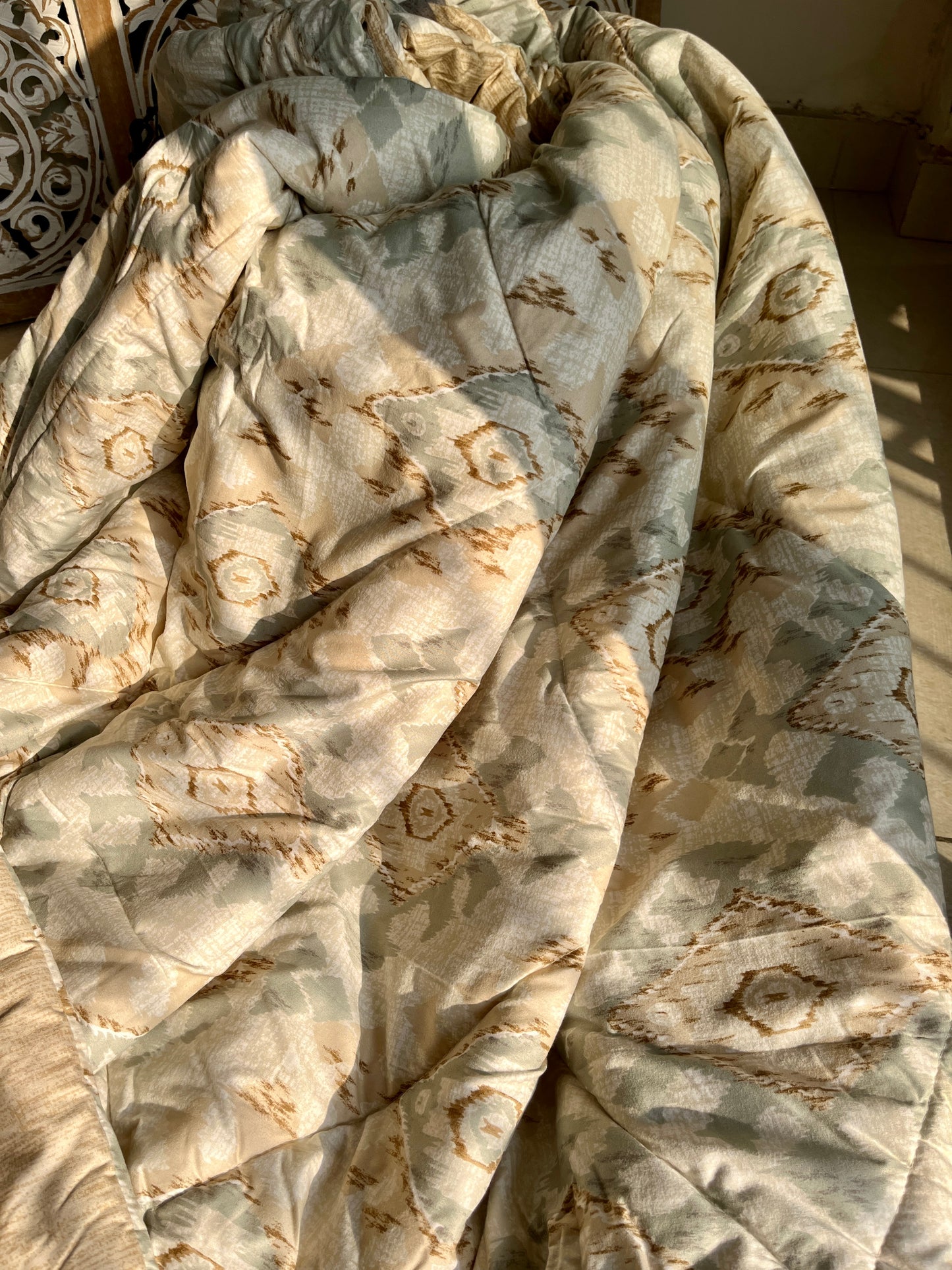 AC comforter/ Light Rajai