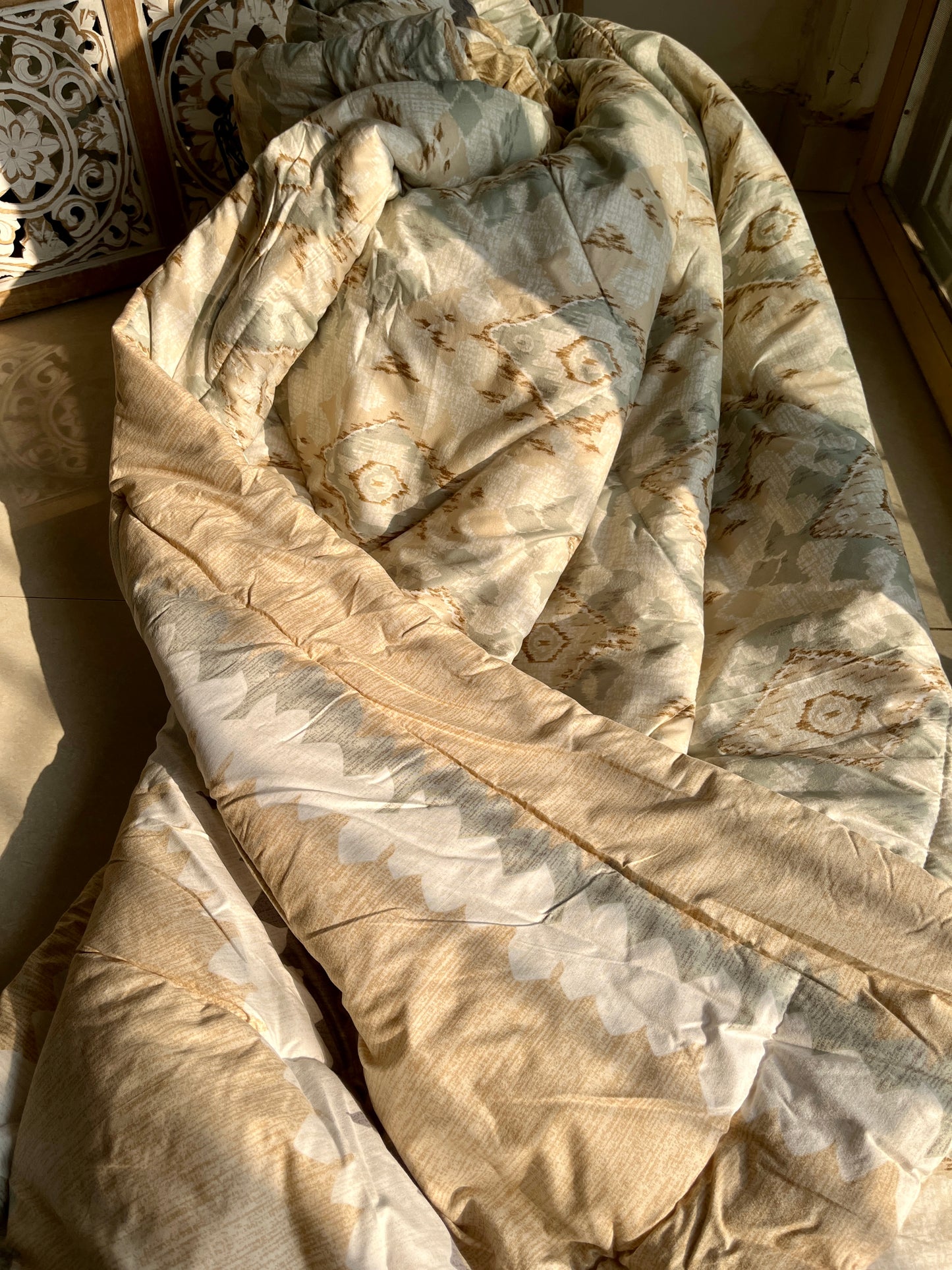 AC comforter/ Light Rajai