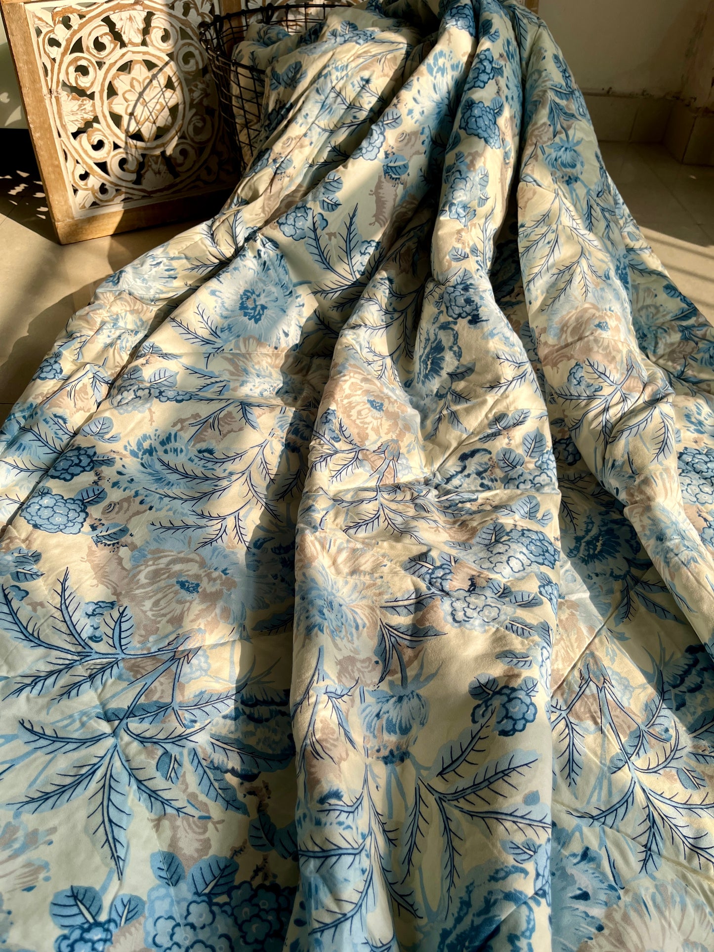 AC comforter/ Light Rajai